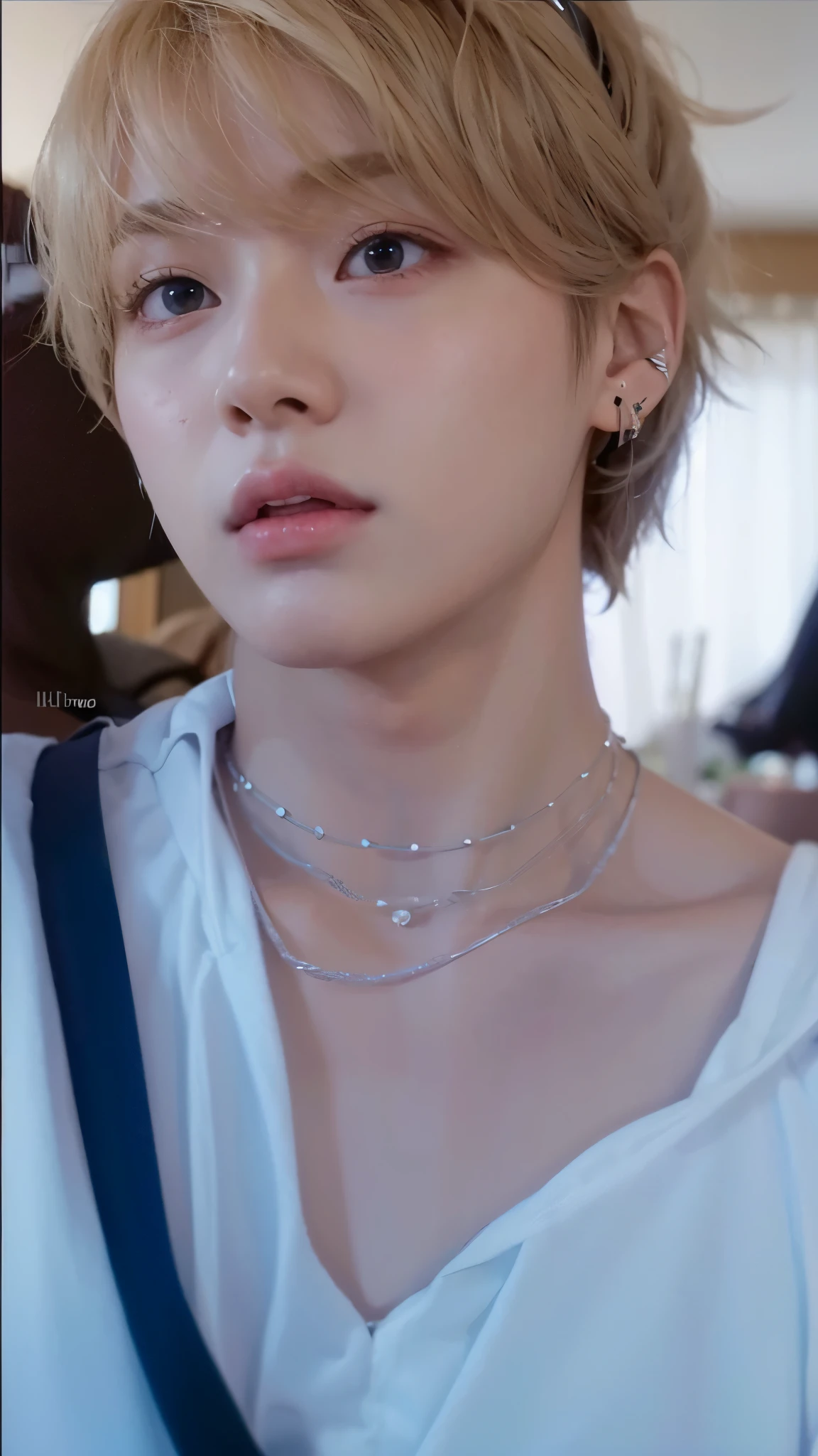 There's a with headphones on and a pink sweater, ulzzang, Ulzzang masculino, Wan adorable cara coreana, Cai Xukun, kanliu666, Jinyoung Shin, Ruan lindo vtuber, Kim Doyoung, Chiho, e-chica, E - Chica, Jung Jaehyun, Jaeyeon Nam, Sakimichan , cara delgada