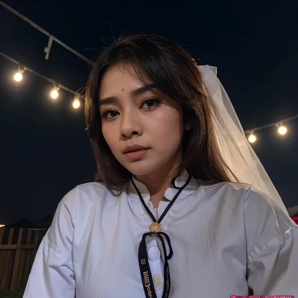 Seorang laki laki infonesia mentap langit malam penuh bintang,
Tiba tiba muncul wajah cantik tersenyum kepadanya dalam kerumunan bintang