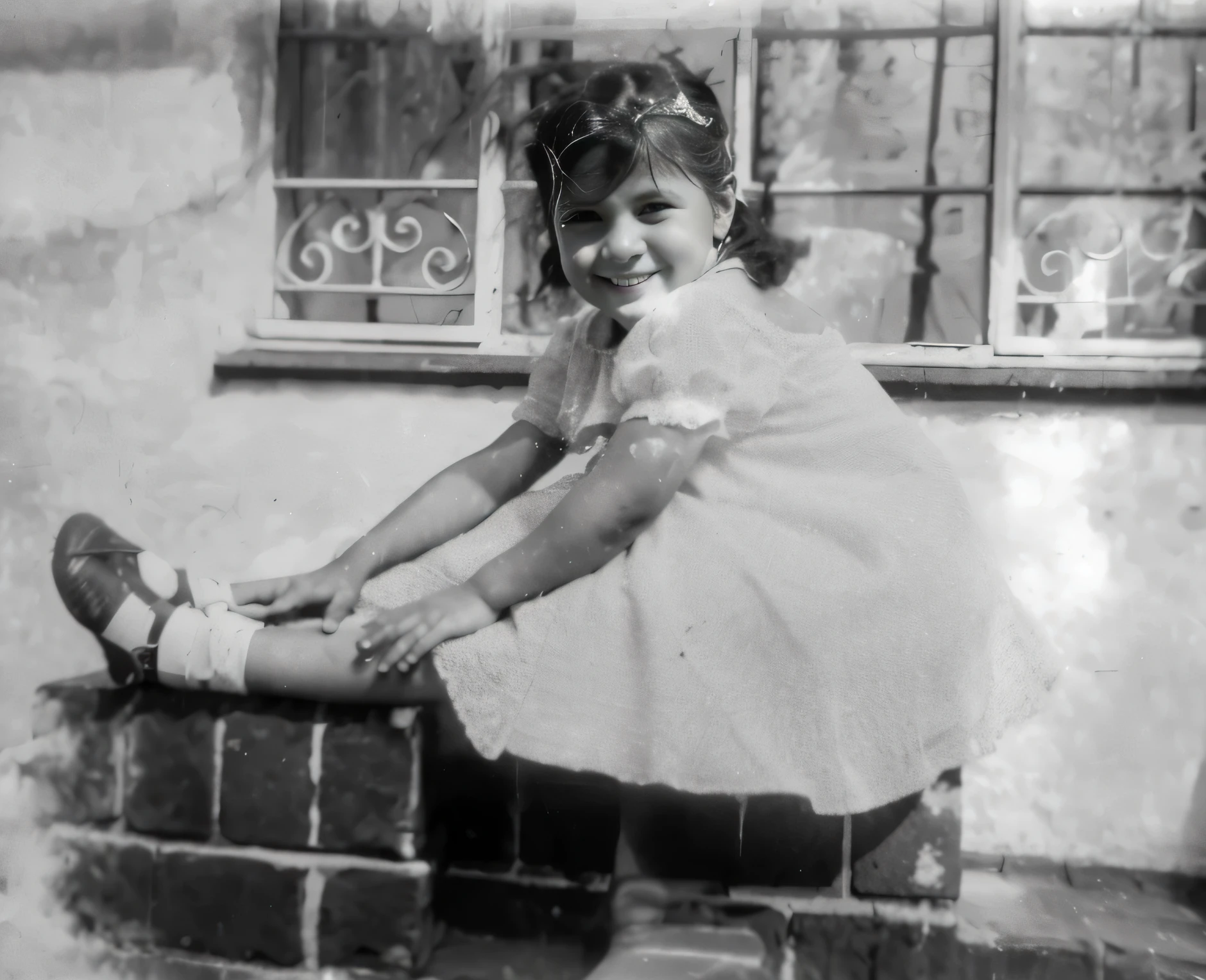 photo of a smiling girl sitting on a brick wall, very imagen granulada, imagen granulada, vieja foto en blanco y negro, foto antigua en blanco y negrograph, damaged grainy photo, foto antigua en blanco y negro, viejo cuadro, una vieja foto en blanco y negro, 1 9 2 0 s monochrome snapshot, Foto temprana en blanco y negro., foto antigua realista