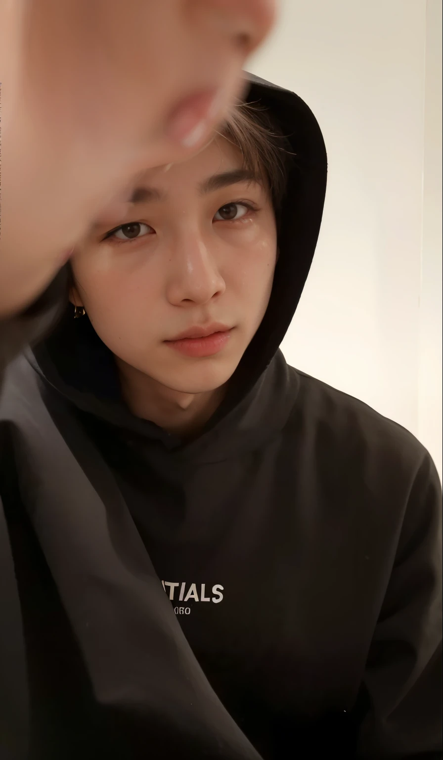 a close up of a person em um moletom preto, Jimin\the right eyelid is swollen, accurate Jimin face, em um moletom preto, hyung tae, adorable and pale korean face, Jimin\the full lips, park Jimin, em um moletom, Jimin\o nariz grego, Cai Xukun, taejune kim, song joong-ki portrait, Jimin