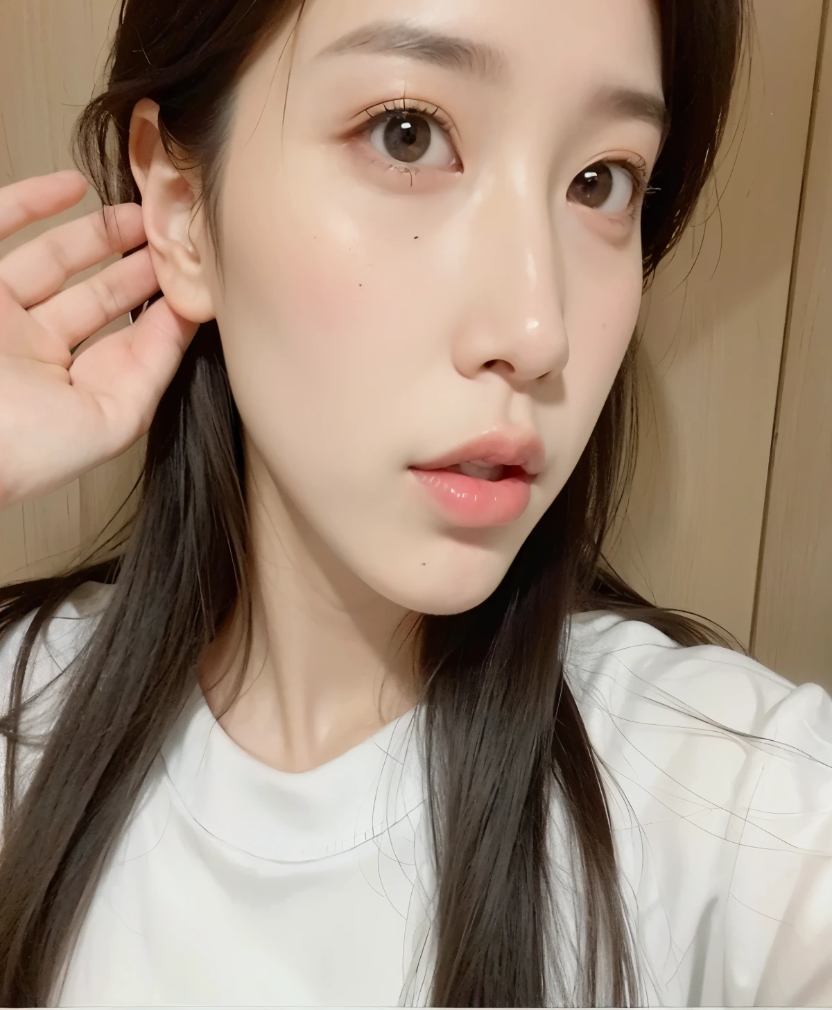 tem uma mulher com cabelo comprido e camisa branca, Jinyoung Shin, Heonhwa Choe, Jaeyeon Nam, adorable and pale korean face, young lovely korean face, Kim Doyoung, Lee Ji-Eun, Lee Ji-eun, bae suzy, maquiagem sul-coreana popular, taejune kim, estacionar a partir de-min, rosto bonito e claro