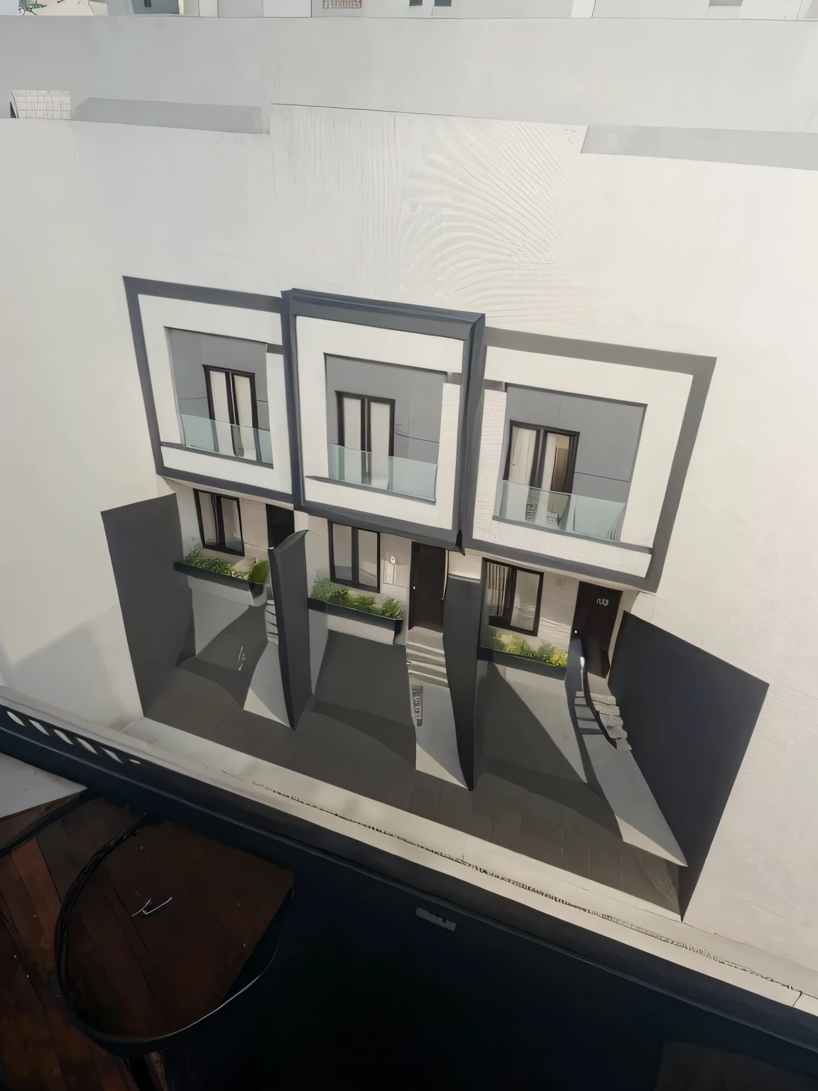 Render the front of these three houses facing the street, Add a gate to each house, e toda a paisagem em volta de uma cidade grande. Traga esta foto mais para frente