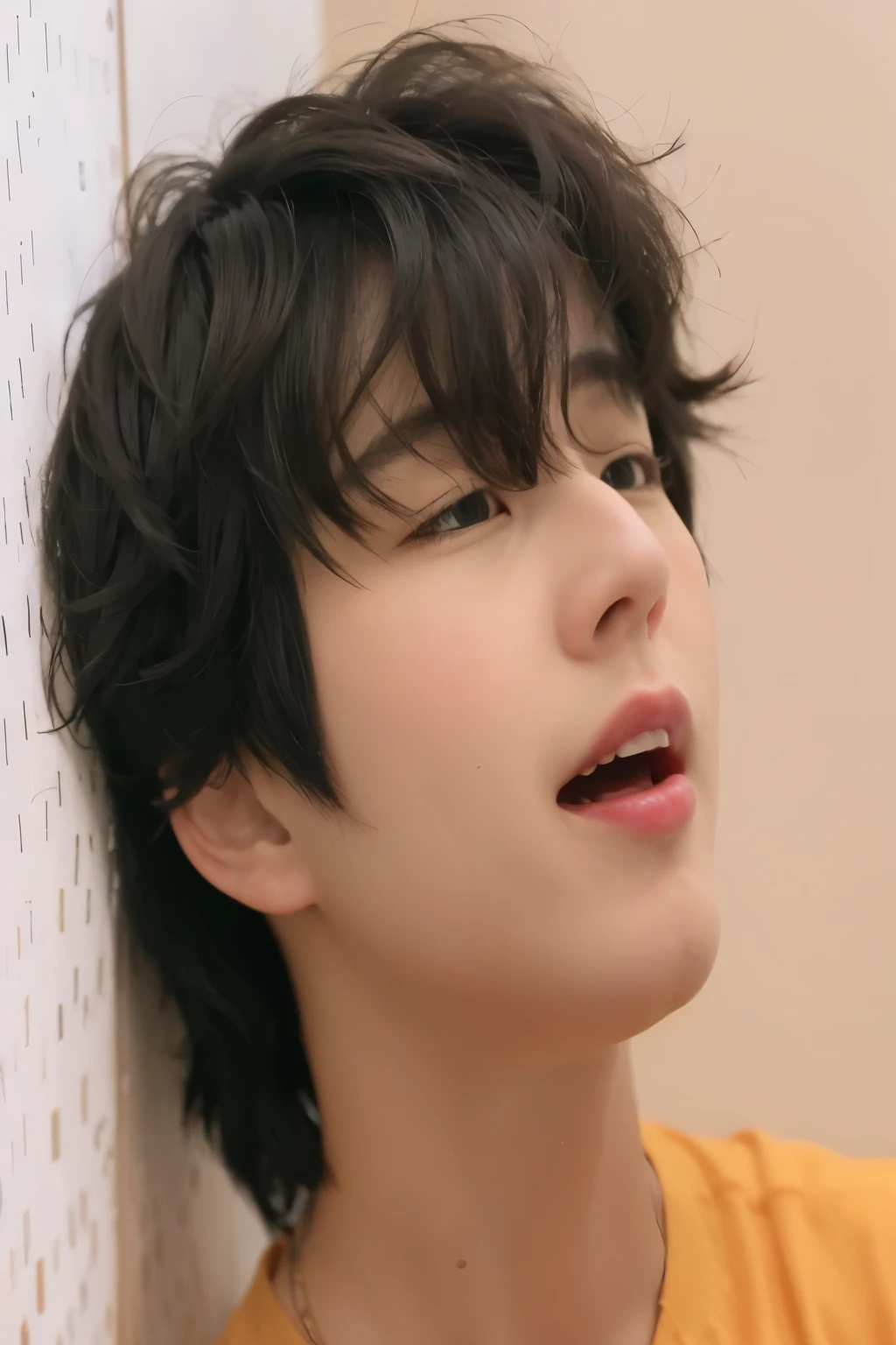 un primer plano de una persona con un collar en una pared, Jung Jaehyun, yanjun chengt, Jimin, Kpop idol portrait, hyung tae, cai xukun, hong junio hyung, inspirado en jeonseok lee, pale korean adorable face, lee wonbin, con pelo corto, kim taejin, shin jeongho, retrato suave 8 k