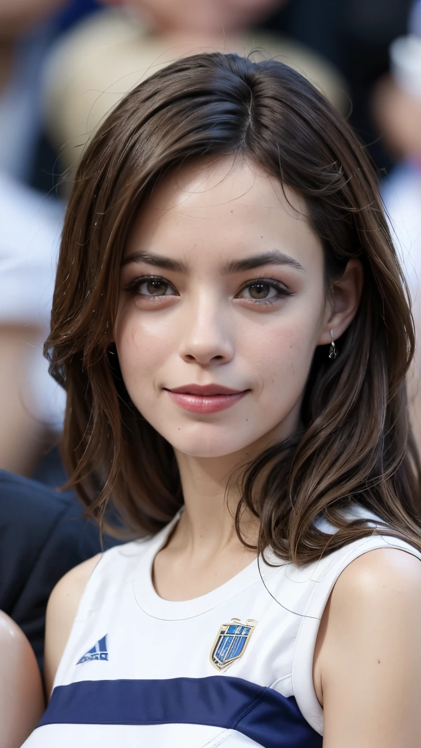 Bérénice Béjo, costume de cheerleader, au stade, jeune femme, 20 ans