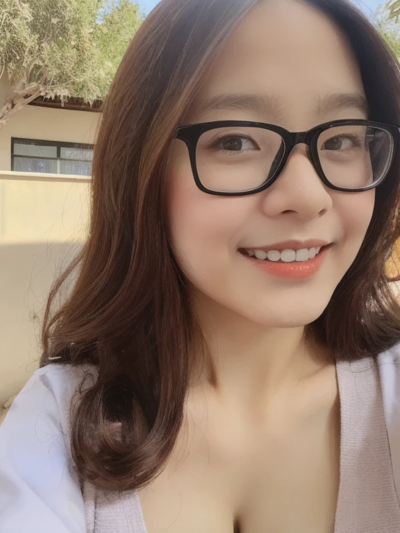 (realistic、masterpiece、Best Quality、8K、highres、high resolution:1.3)、1 glasses girl、Huge breasts、smile、white bikini、looking at viewers、super fine face and eyes、long hair、 upper body、