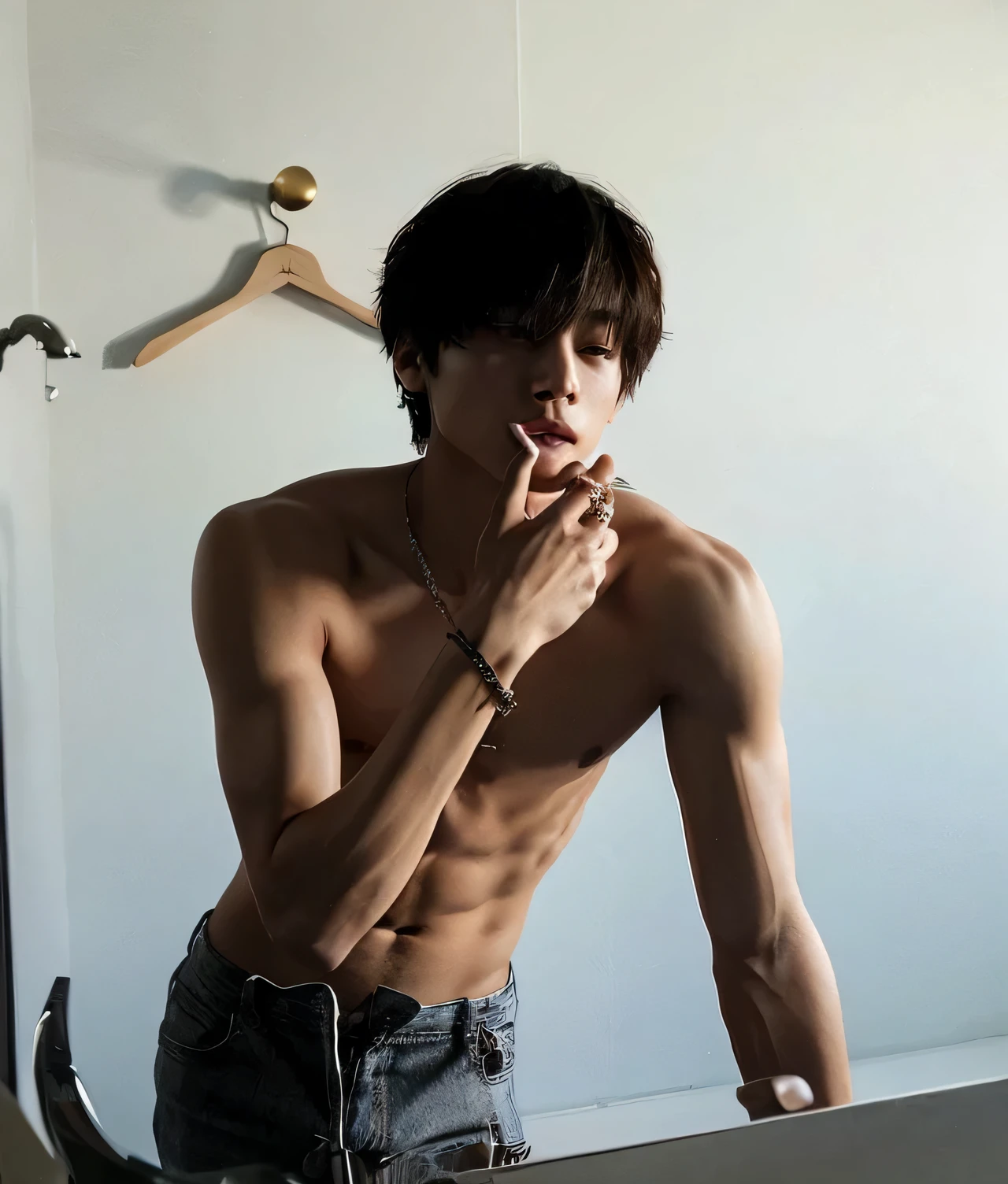 Hermoso hombre sin camiseta observandose. Asian. jungkook. jeon jungkook