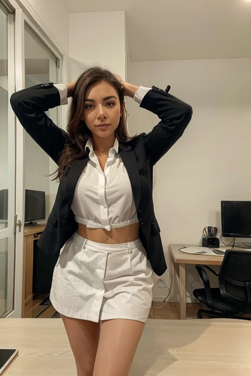 una foto de de Luisa trabajando desde casa con ropa formal