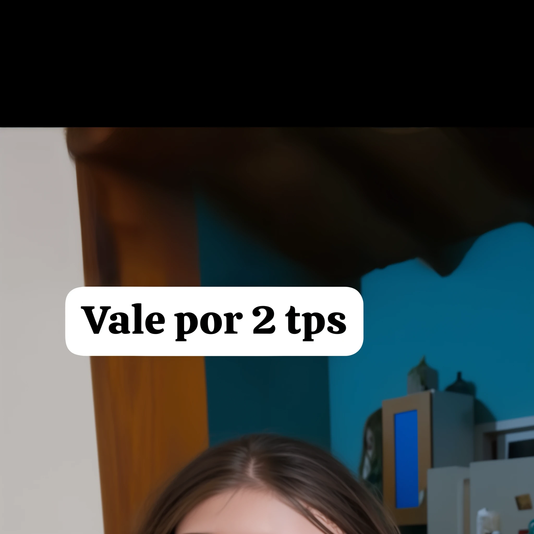 Hay una mujer de pelo largo que lleva una camisa a rayas., Ayahuasca, 18 years, imagen frontal, sin maquillaje, 1 8 yo, cara perfecta ), selfies 8k, looking lovingly at the camera, Ekaterina, brown hair and big eyes, she is in front of the camera, foto realista, looking directly at the camera, se ve de cuerpo completo y lleva solo ropa interior