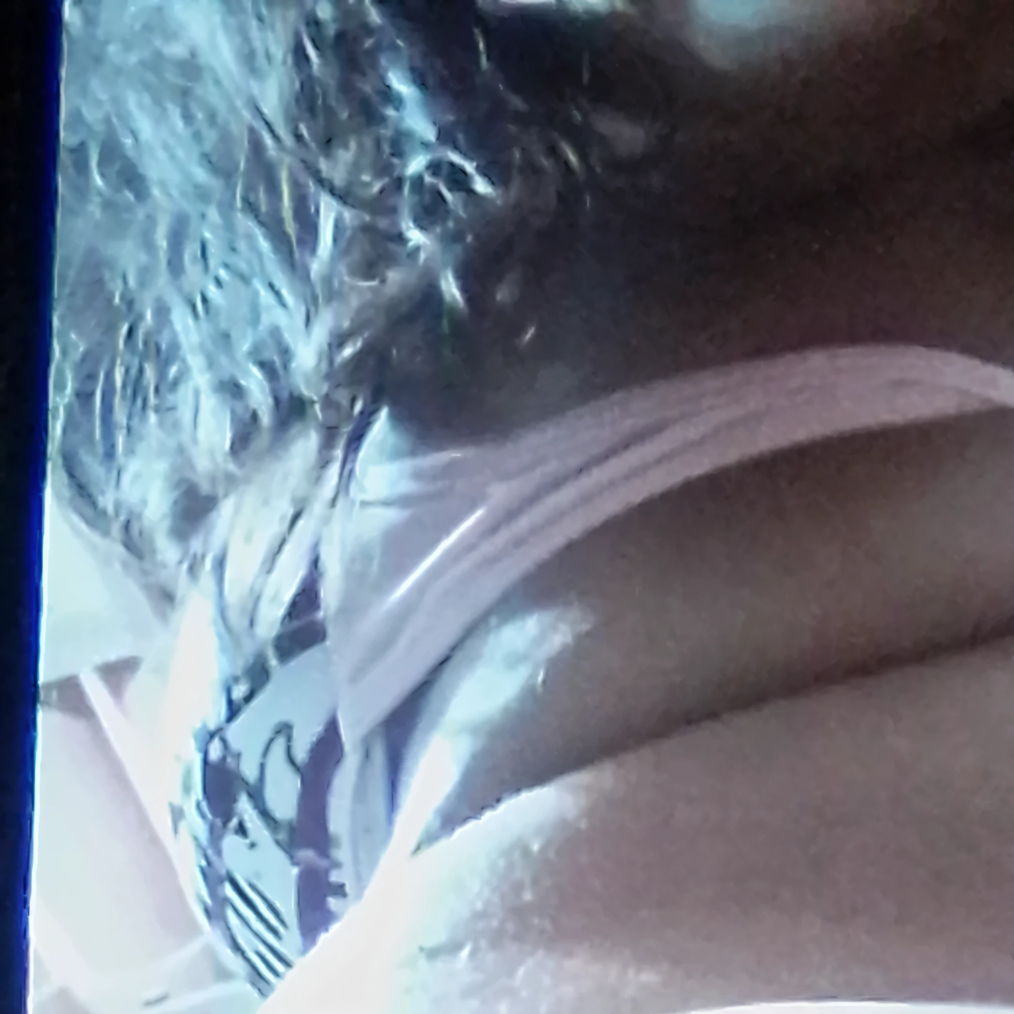 there is a woman in a white bikini with a cell phone, tiro do meio da cintura para cima, parte inferior do corpo de perto, fechar foto de meio corpo, vista traseira, cintura - tiro, back view, close-up from behind, coxas de perto, photo taken from behind, tiro pelas costas, vista traseira, photo from behind, Coxas expostas!!!