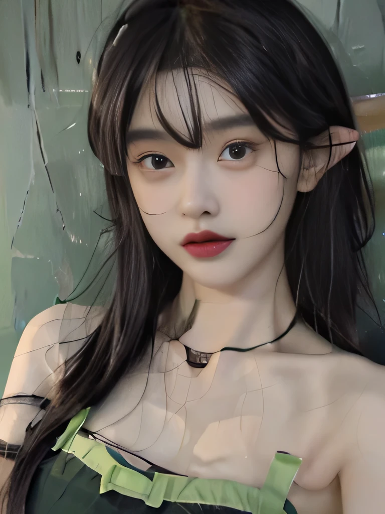 １girl、Green underwear only、naked、clavicle strengthening、green background、goblin、goblin、long wavy hair、green hair manicure、I can see the collarbone、purple lipstick、green hair、