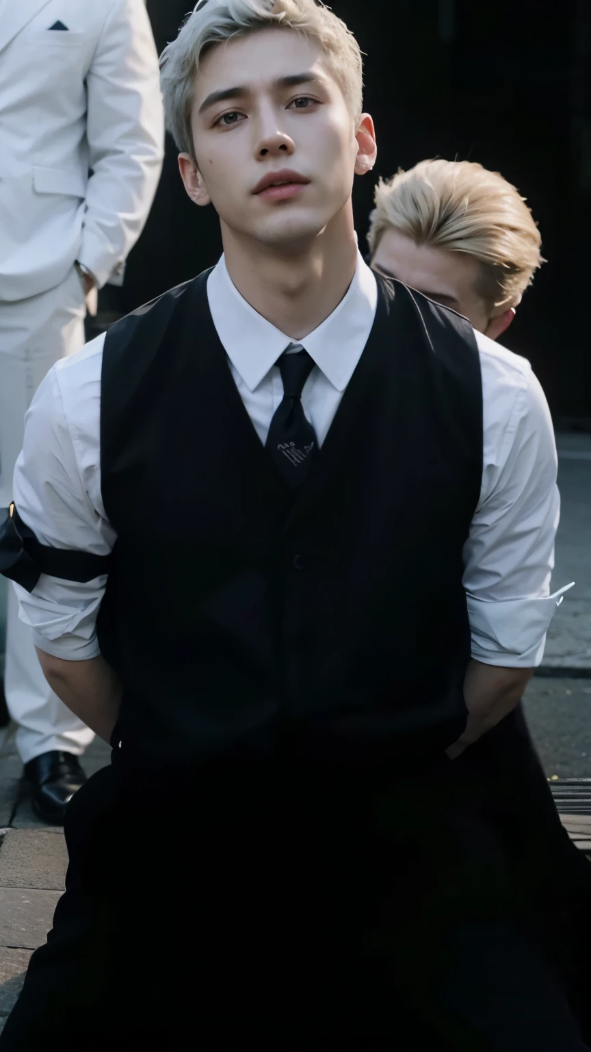 sharp man in black vest and tie sitting on the sidewalk, vestindo um colete e uma gravata, he is wearing a suit, de uniforme preto, Uniforme JK, sem camisa por baixo do colete, ele parece muito sofisticado, taken at the beginning of 2020, terno branco e gravata preta, Cai Xukun, bem vestida, em seu terno