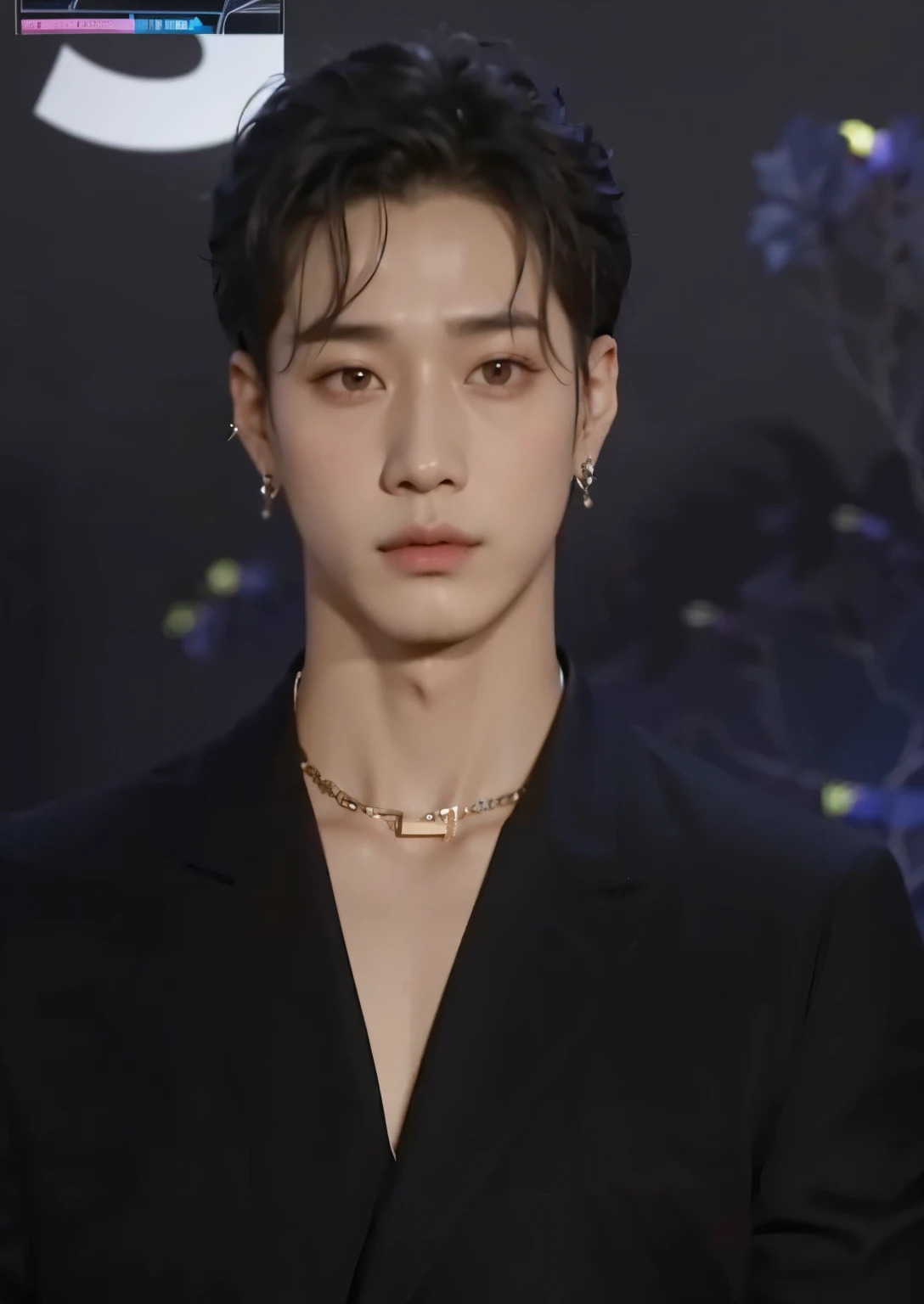 um homem de terno preto e um colar em frente a um fundo preto, Cai Xukun, Yanjun Chengt, Jungkook, taken at the beginning of 2020, Marcos Lee, jia, Jinyoung Shin, hyung tae, inspirado em Bian Shoumin, Mingchen Shen, inspirado em Chen Chi, artista coreano, extremamente bonito, lei min