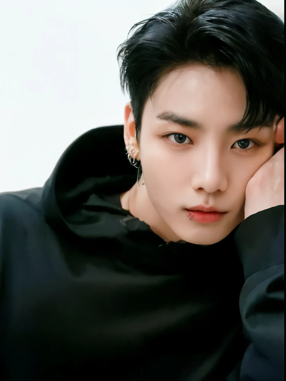 Asian man with a black hood resting on his head, Jungkook, Cai Xukun, hyung tae, taejune kim, brilhante da chuva, Jinyoung Shin, Hong junho hyung, Wonbin Lee, Shin Jeongho, inspirado em jeonseok lee, chave ainda, dez lee, Yoongi de cabelo preto, Kim Doyoung, inspirado em Bian Shoumin