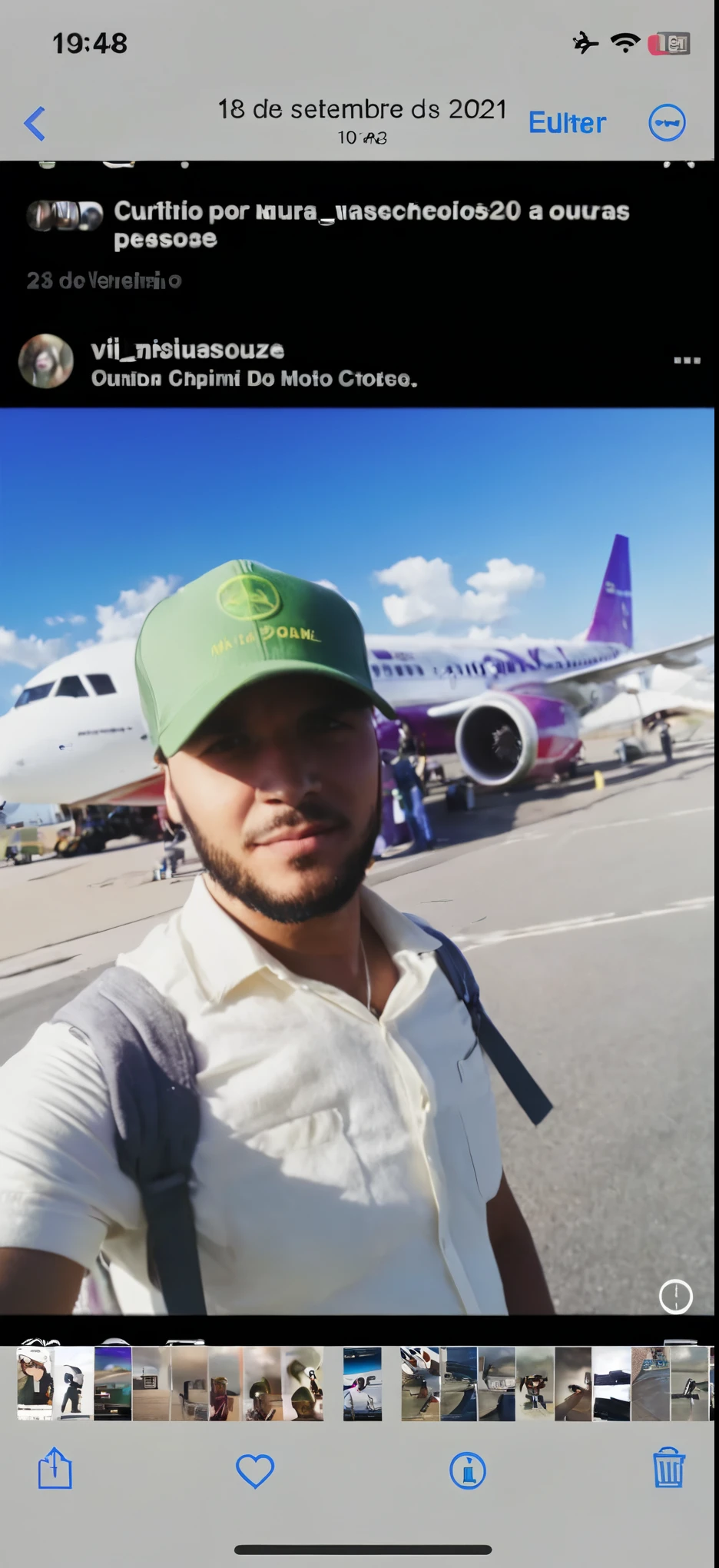 sharp man with green hat and green cap standing in front of an airplane, foto de perfil, wearing a purple cap, imagem de perfil, instagram post, durante o nascer do sol, imagem de perfilture 1024px, selfie taken directly at angle, imagem de perfilture, foto de perfil, wearing a travel hat, artistic pose, an artistic pose, Mohammed Chahin, vacation photo