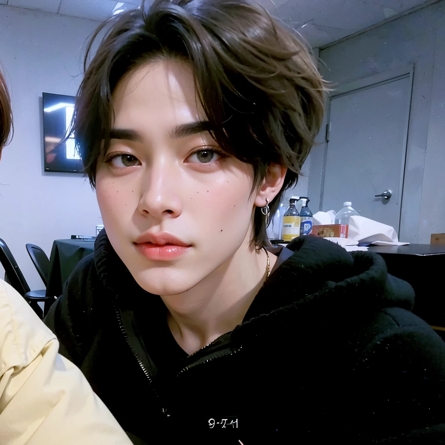 there is a man and woman that are sitting together, Jimin\the full lips, park Jimin, Jimin\the right eyelid is swollen, Jimin, Jimin\o nariz grego, accurate Jimin face, Jung Jaehyun, hyung tae, Yoongi de cabelo preto, Kim Doyoung, taejune kim, Sun Yunjoo, com cabelo curto, Hong junho hyung