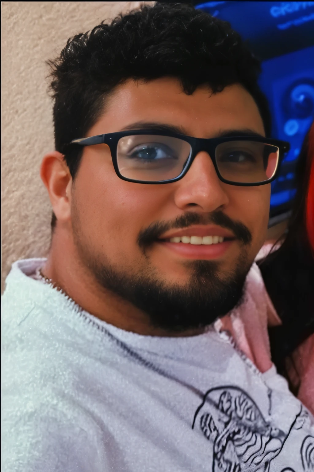 there is a man and a woman posing for a photo, imagem de qualidade muito baixa, imagem de perfil, with glasses and goatee, foto de perfil, imagem de perfilture 1024px, imagem de perfilture, taken at the beginning of 2020, post, imagem de perfil, with nerdy glasses and a goatee, 2 Homem de 4 anos, foto de perfil