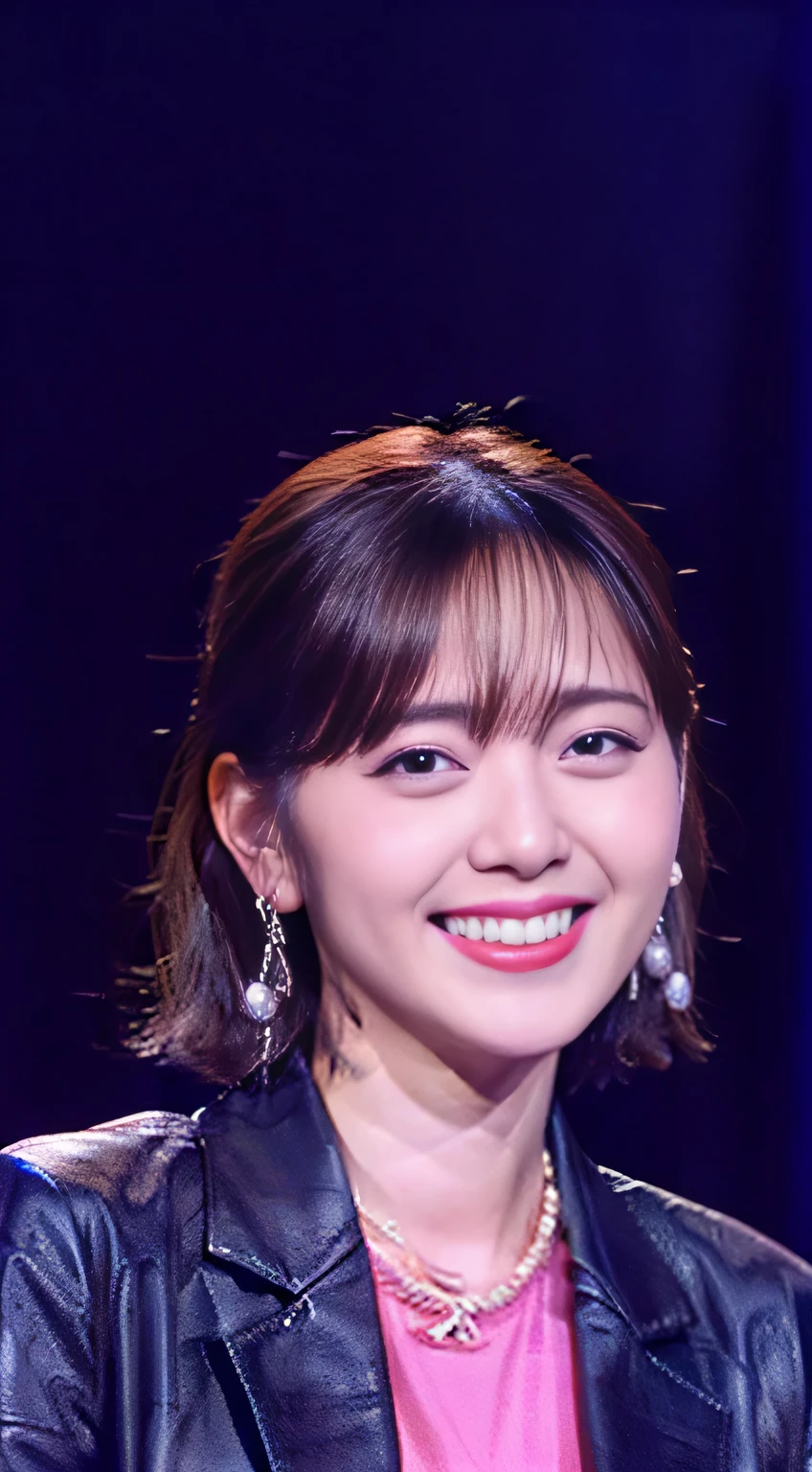 best image quality、超A high resolution、1 girl、beautiful face、short hair、Announcer wearing a long-sleeved leather jacket、sitting in the studio、black hair、dark eyeliner、ear piercing、necklace around neck、smile、beautiful teeth、The background is an office