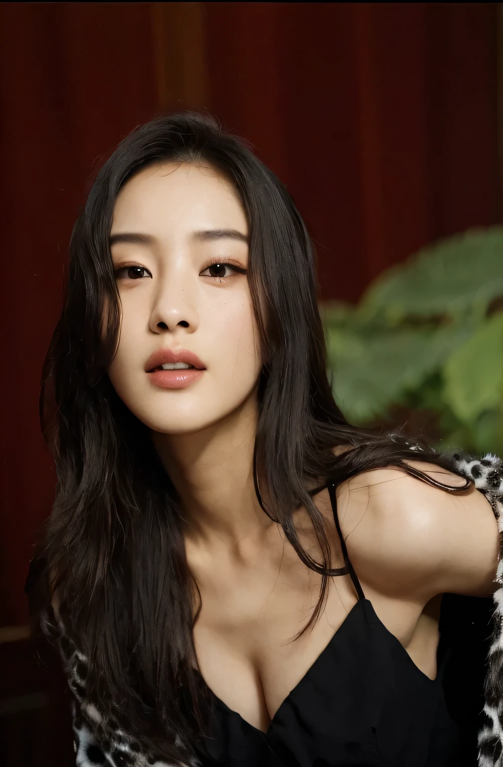 Mujer araffe con pelo largo y top con estampado de leopardo., dilraba dilmurat, Hye Kyo song, kiko mizuhara, actriz femenina de corea, hermosa mujer surcoreana, bae suzy, Inspirado por Zhang Shuqi, Hwang se - es, heonhwa choe, hermosa joven coreana, inspirado en Zhang Yin, modelo de moda femenina coreana