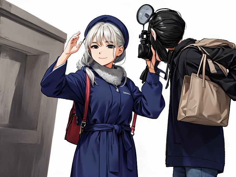 An old woman in casual clothes is standing there looking at me and smiling.。