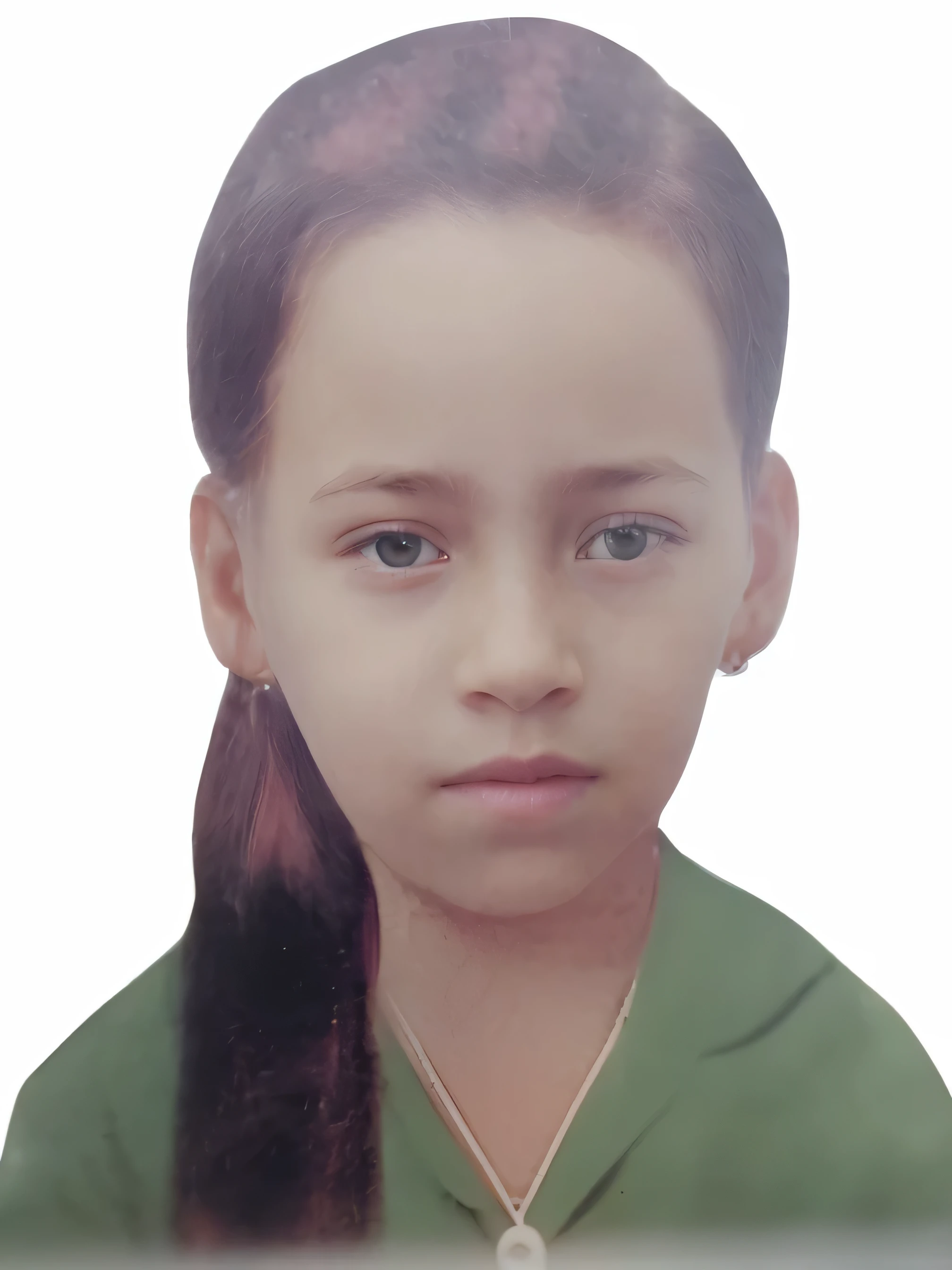 a realistic photo of a girl, 1 girl, solo, pelo largo, mirando al espectador, By the chestnut, ojos marrones, retrato, realista, cadena en el cuello, professional photography, Photorealista, ojos detallados, CRUDO, analogous thing, sharp focus, 8K, High Definition, DSLR, alta calidad, Fujifilm XT3, film grain, Premiado, obra maestra