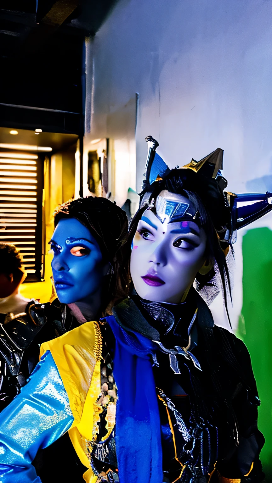 two women in costumes are in a room, ace mechanical lady, static Prometheus frame, pintura corporal azul, enfeites ciberpunk, Aztec Empress, cinematic details, guardas, cena da varanda, cyberpunk, por Leon Wyczółkowski, Japanese CGI, close do personagem