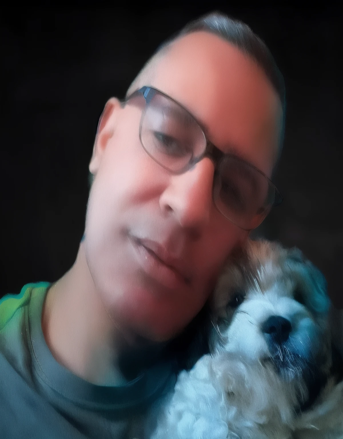 there is a man holding a dog and wearing glasses, imagem de perfil, imagem de perfil, imagem de perfilture, imagem de avatar, foto realista, foto de perfil, foto do snapchat, album photo, retrato nft, taken at the beginning of 2020, vacation photo, portait photo imagem de perfilture, headshot imagem de perfilture, photographic portrait, Fotografia selfie 8k