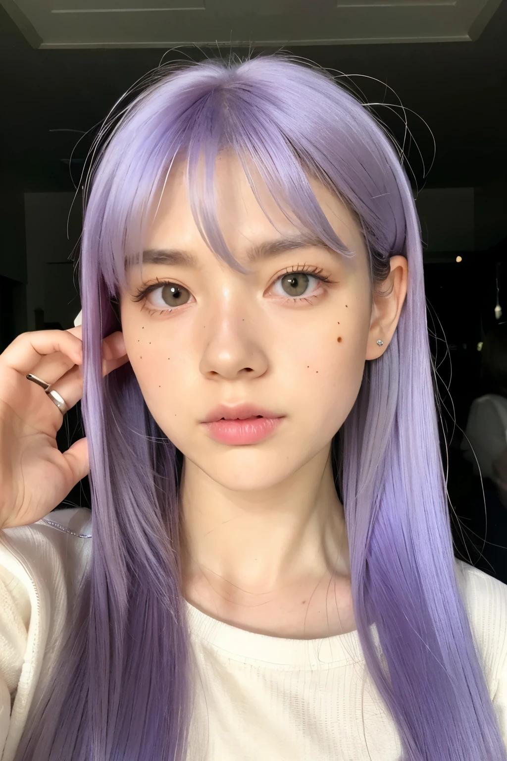 Similar to Ruggy Butch、Large, long, cut eyes、yellow hair、lilac eyes、