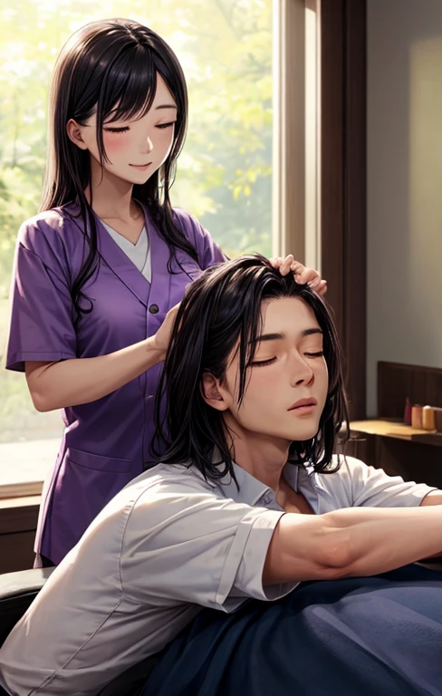 A woman giving a massage to a sleeping man、Men&#39;s beauty salon、oil massage
