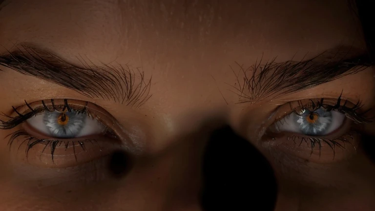 there is a man with eyelashes, olhos com holofote, photorealistic eye rendering, alunos detalhados, close - up dos olhos, close do rosto, extreme fechar-se portrait, cinematic close-up, fechar-se. macro. hiper-realista, detailed cinematic shot, real eyes that are detailed, extreme fechar-se face shot