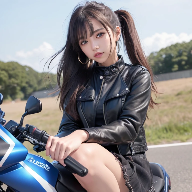 (highest quality:1.3、masterpiece:1.3)、ultra hd、(girl、solo)、atmospheric perspective、detailed face、blue eyes、Red ribbon and ponytail hair、pink lips、shiny skin、line of sight、black mini skirt、riders jacket、bikini bra、D cup bust、thighs、blush、smile、earrings、cleavage、(((motorcycle、motorcycleの横に立つ)))、Low - Angle、background blur