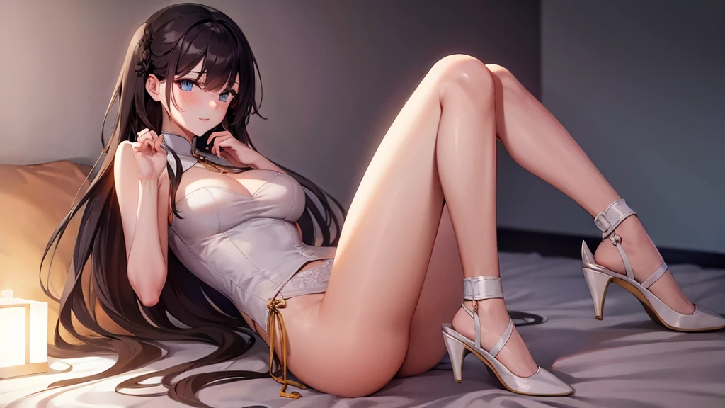 Then he raised his delicate white heels and pressed them against Hua Yu's chin,Make his eyes meet hers。