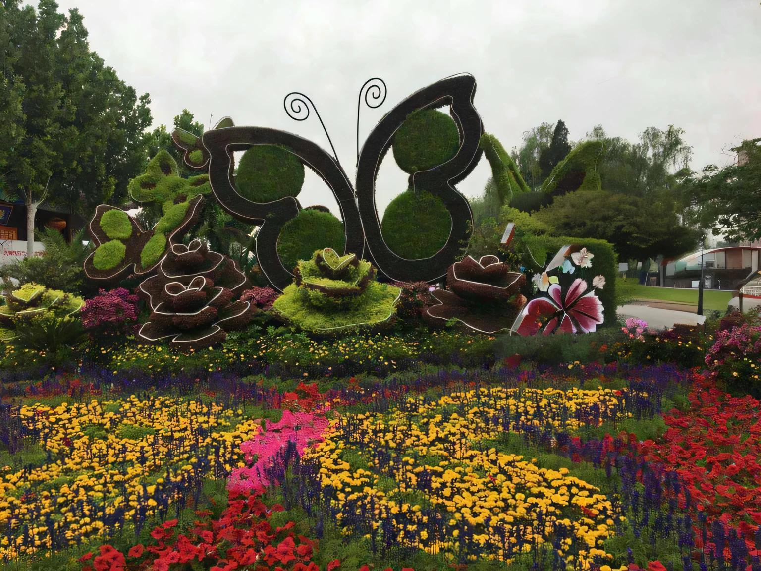 Redraw the selected part of the graffiti，Make the whole flower bed more fairy-tale-like