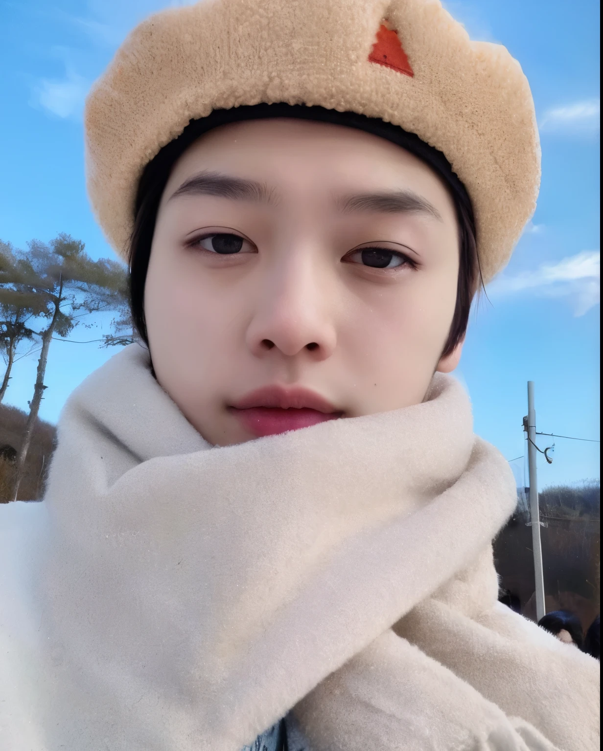 Imagen arafed de un hombre con sombrero y bufanda., Jung Jaehyun, pale korean adorable face, jinyoung shin, kim doyoung, Jimin\his right eyelid is swollen, pintar ulzzang, Jimin\los labios carnosos, park Jimin, aesthetic jinyoung pimple, hyung tae, Hong June Hyung, Cai Xu Kun, Jimin, ulzzang