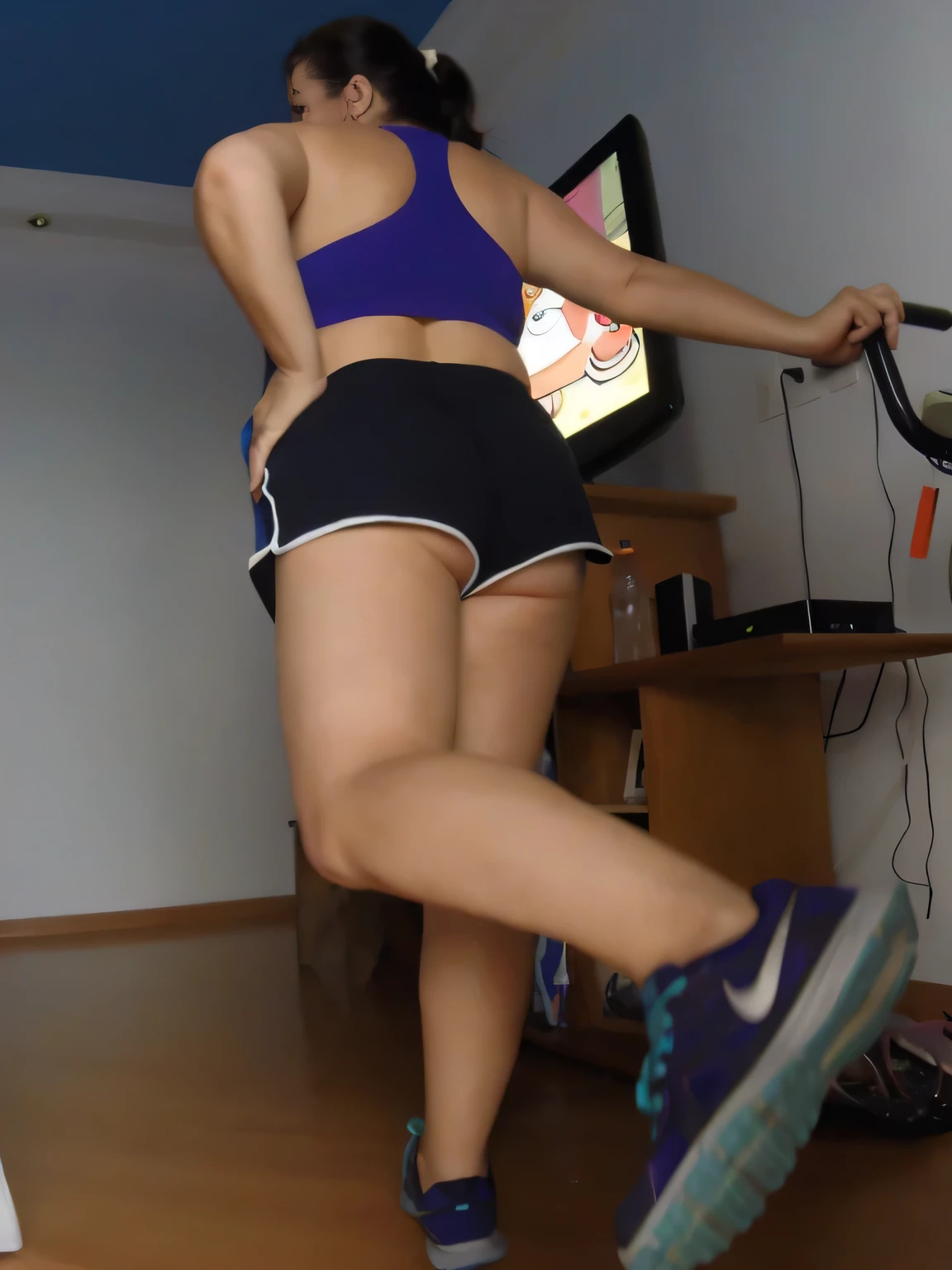 RAW, Best quality, high resolution, Masterpiece: 1.3, Beautiful brunette. Best quality, high resolution. Realistic, detailed, full-length woman in a red top and black short shorts, very short woman in a blue top and black shorts is using an exercise bike, in shorts, legs and arms, long shot from back, sports bra and dark red shorts, sports bra and shorts, shot from behind, working out, toned legs, thighs!!!!!!, A high resolution,(photographrealistic),Cute Girl,Sexy Pose, 8K, NFSW, A cute Brazilian woman, Smile, Underwear, opens legs,Tennis Uniforms, a miniskirt, Cowgirl, I'm sweating, Male genitals entering the crotch、fitness body, sports bra and dark blue shorts, toned legs. She is around 35 years old, a woman in good physical condition. Masterpiece, best quality, (best quality), realistic lighting, 8k.

