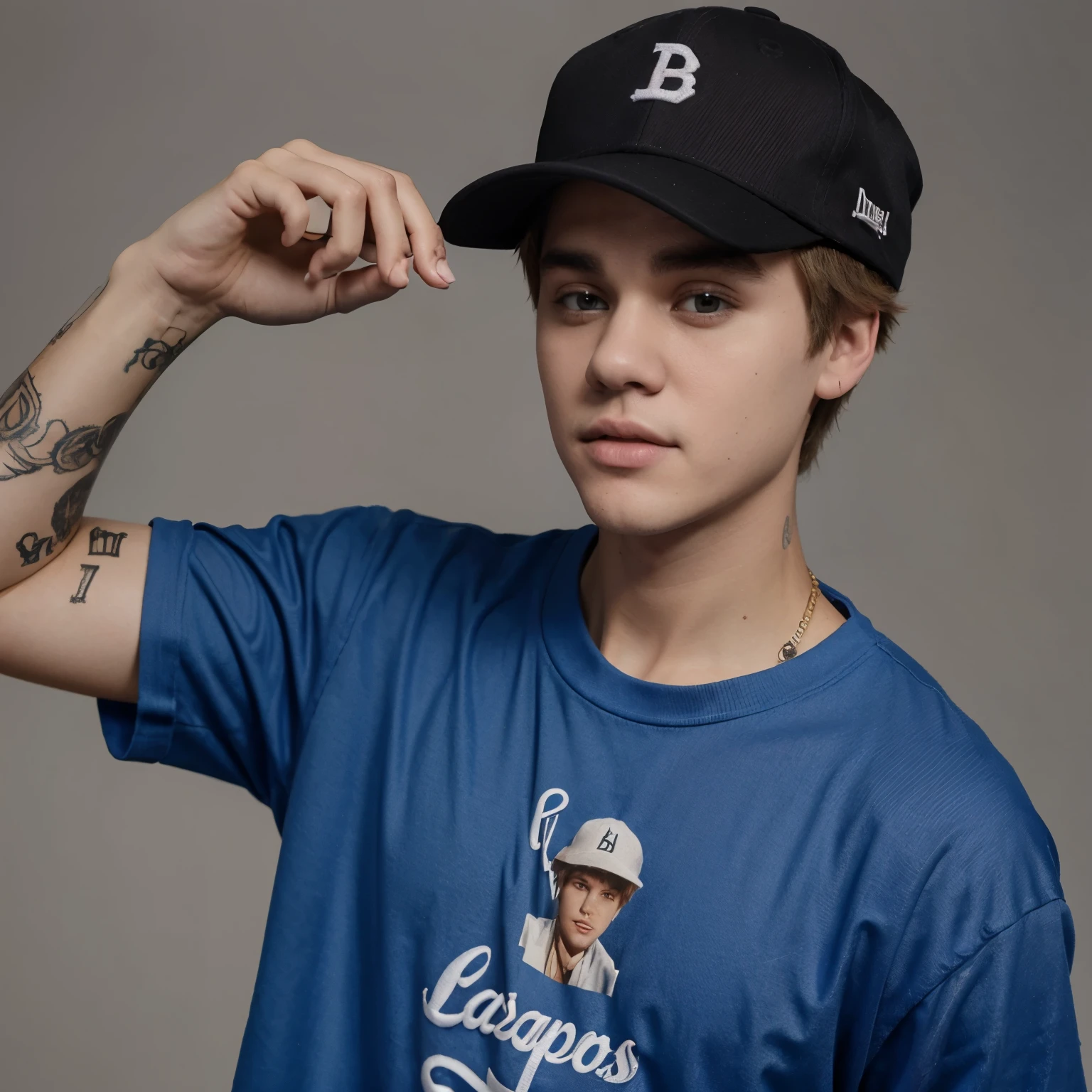 Personagem Justin Bieber, in a cap, com blusa
