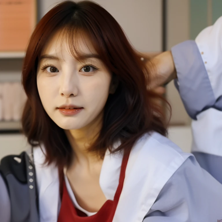Medica coreana linda de cabelos curto