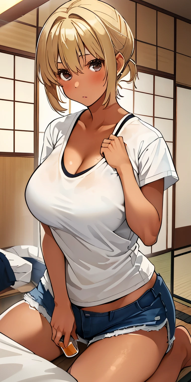 Mature Japanese Woman、short hair、ponytail、(((blonde)))、gal、blondegal、tanned skin、big breasts、sexy、T-shirt appearance、Izakaya、drink alcohol、cheeks are red、nsfw、dimly lit room、shorts、big breastsが見える、shorts、Cleavage is separated、