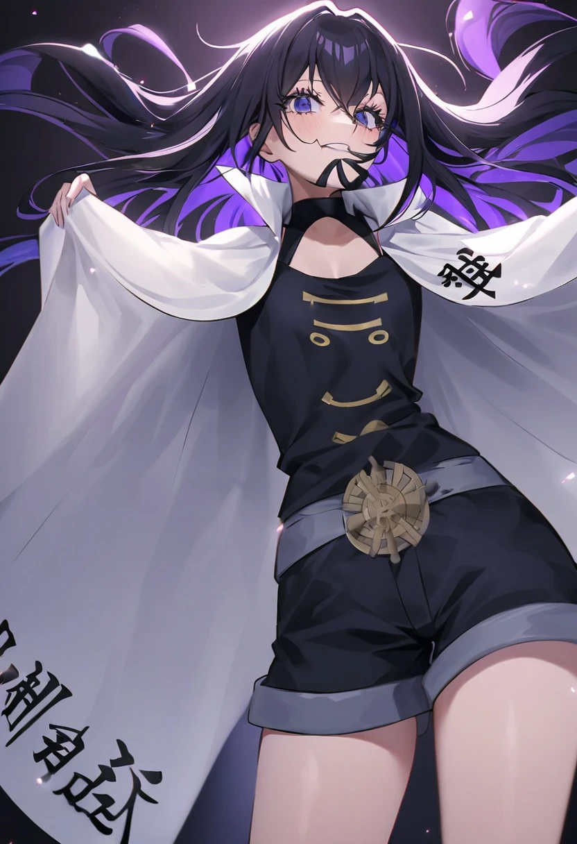 Reze tiene una figura bien proporcionada con un cuerpo voluptuoso, su piel es de tez clara. Ella es muy alta y esbelta, She has long black hair with purple tones in front of her waist with a few strands of hair framing her face up to her chin., dark blue eyes and voluminous eyelashes.
En su cuello lleva una gargantilla con un alfiler de bomba que sobresale de un lad. Su ropa es una camisa blanca de Marin y unos shorts negros, with a cape that said “Fleet Admiral” in Japanese kanji.
Al estilo de One Piece