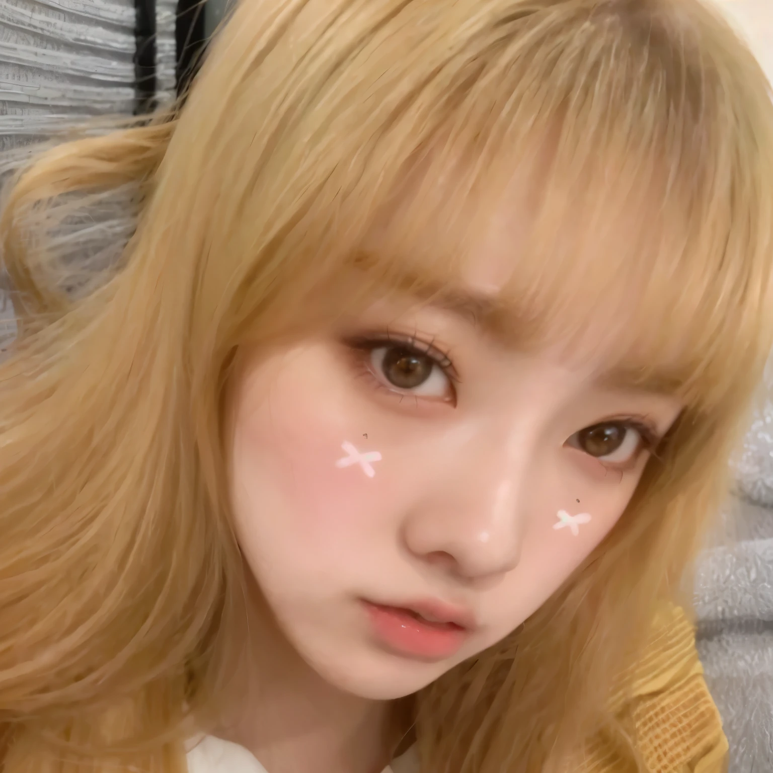 a close up of an asian girl, choerry, choerry de loona, el corte de hime,, flequillo cae sobre su frente, ulzzang, pale korean adorable face, linda cara de anime natural, ella tiene una cara linda, puchero, upset expression, frustrated expression, Brown hair, ojeras, chica koreans, kpop idol