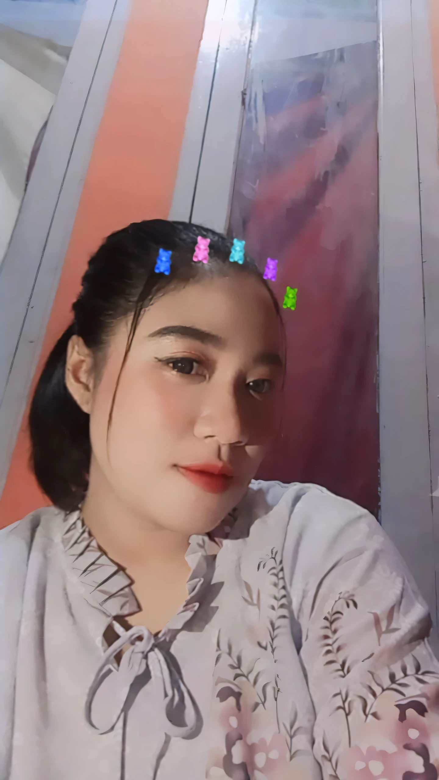 8K, highest quality, real image, intricate details, super detailed, Super high resolution, depth field,(realistic,realistic:1.2), Frontal shot , From the middle