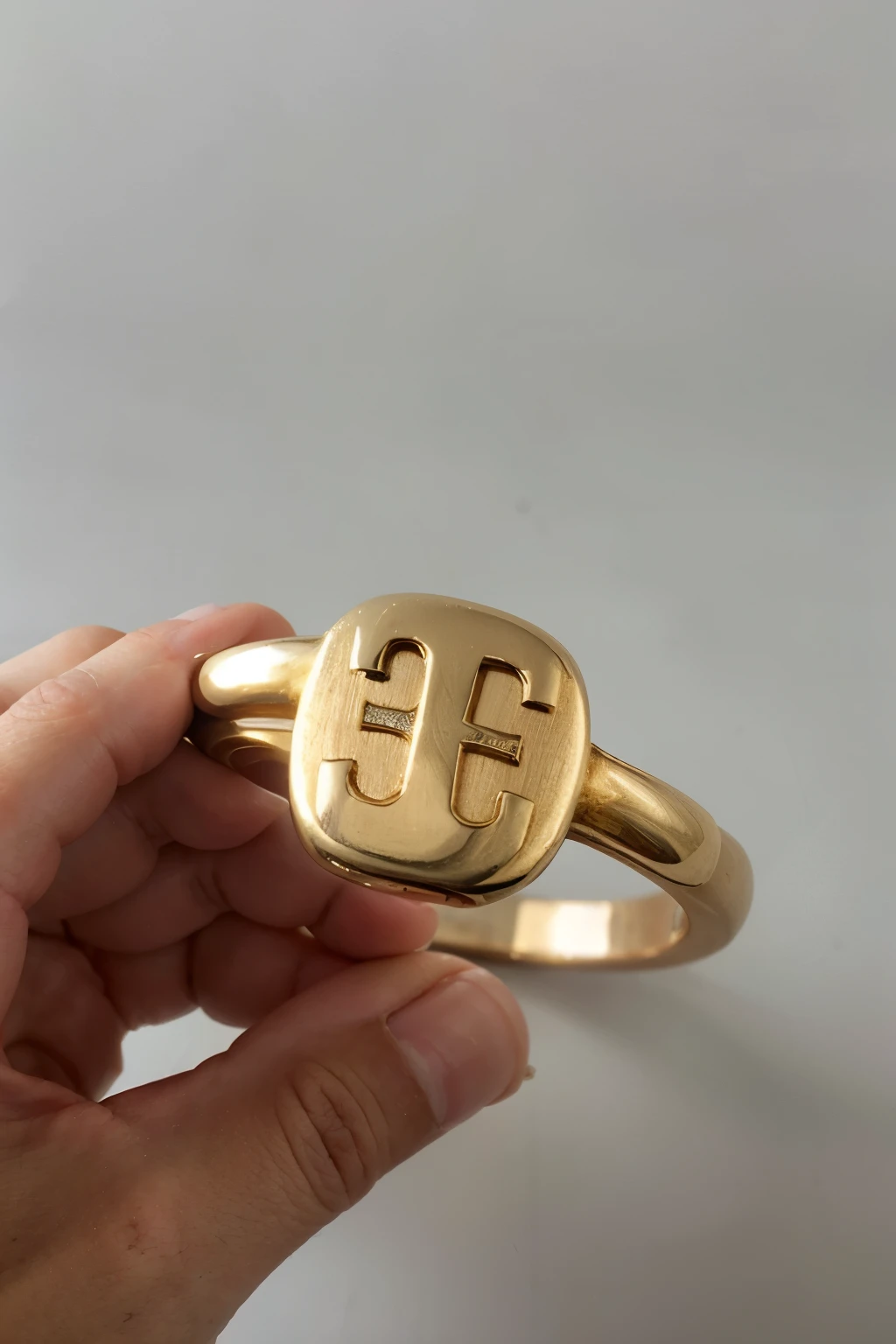draw --shape ring --with-initials "i" "a" --size medium --color gold