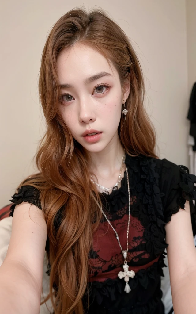 Mujer arafed con largo cabello rojo intenso que lleva un collar de cruz., ulzzang, sun yunjoo, jossi de blackpink, heonhwa choe, portrait of jossi de blackpink, Kim Doyoung, cruel korean gothic girl, kim taejin, jinyoung shin, dilraba dilmurat, 8k selfie photography, aparcar desde-min, jaeyeon nam, winter aespa 
