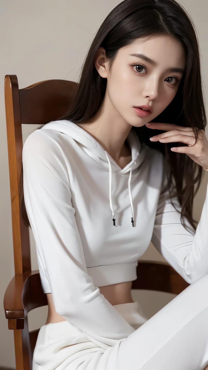 une femmes blonde de 18 ans sexy et mince , black short sleeve hoodie , salle de classe, se touche,position sey,sensuel