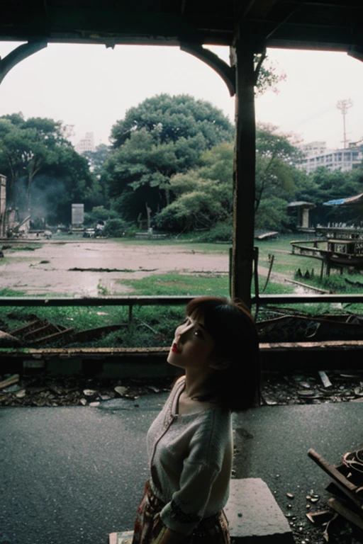 amusement park,moss,Collapse,Devastation,Inside the ruins is narrow,Showa,Glasses,Women,adventure,Black and White,