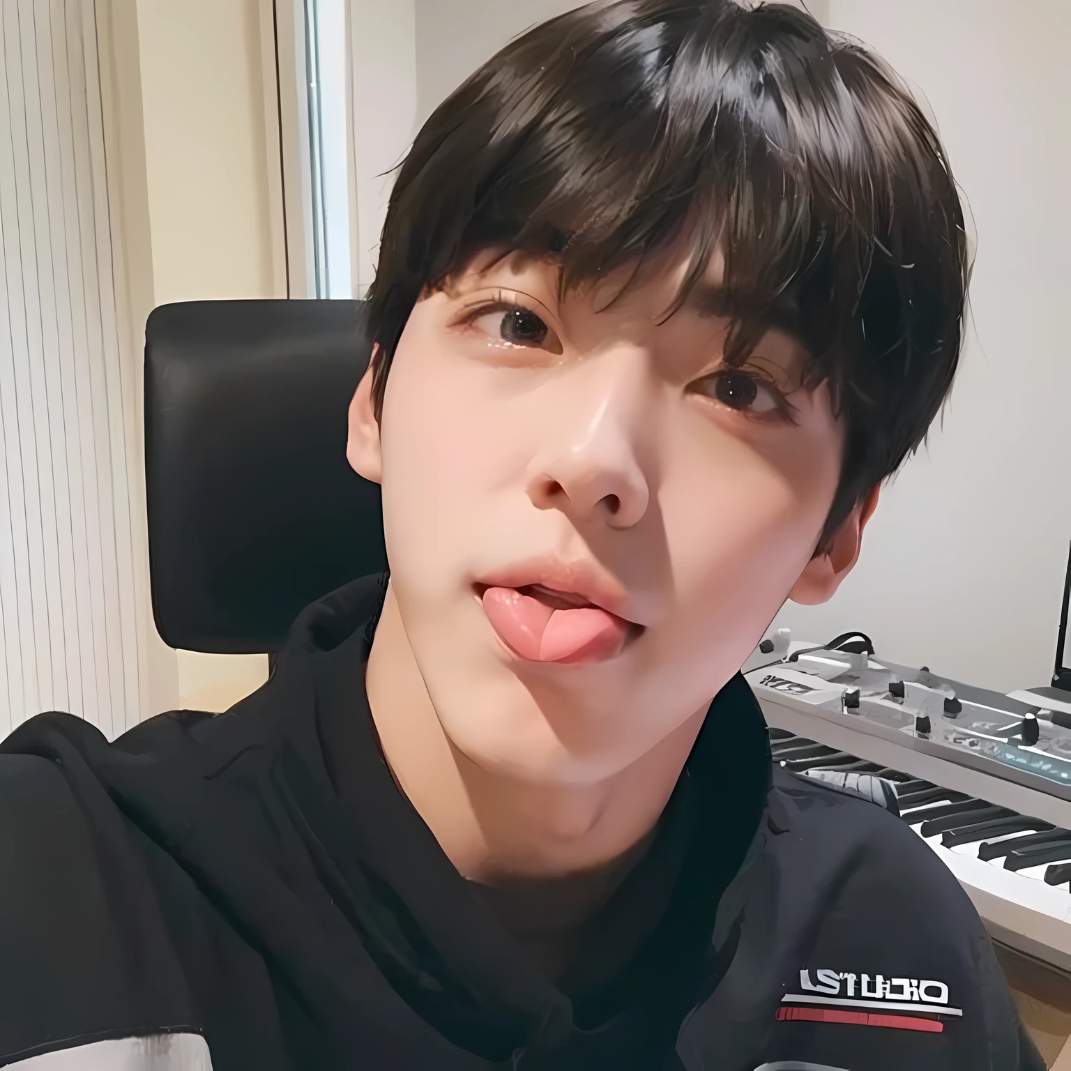 Ulzzang boy, ulzzang, Korean ulzzang boy, boy, cute face, cute eyes, cute, brown hair, choi soobin, soobin from txt, choi soobin, soobin, tongue sticking out, tongue