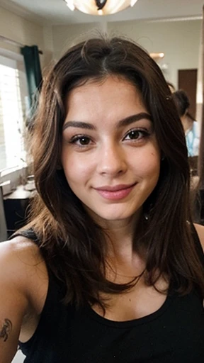 Mujer latina, de pelo largo y negro, de tetas muy grandes, 23 years old, Ella se toma una selfie de su cara, leve sonrisa, escote, ((mano en la cara)).