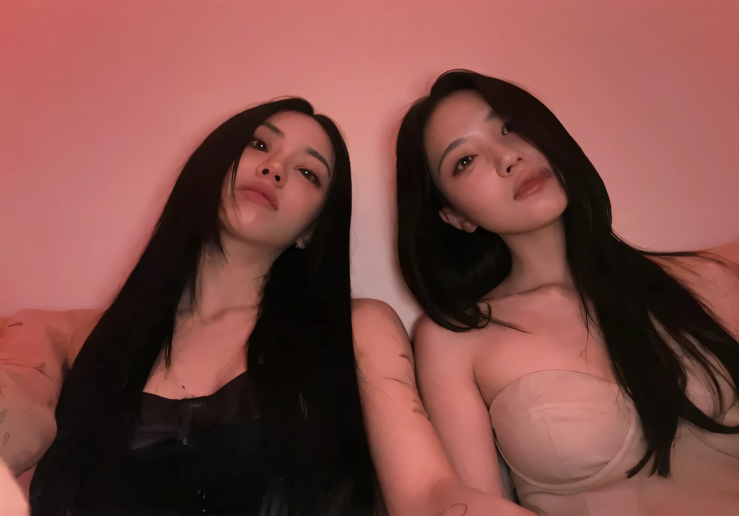 two women sitting on a sofa with their heads turned to the side, foto de perfil, inspirado en Wang Duo, two girls, hermanas, con un gemelo, tumblr, rosa negro, ulzzang, con negro, Asian woman, mellizos, con pelo negro liso, Xision Wu, roommates, shaxi, ruan jia and brom, beautiful gemini mellizos portrait