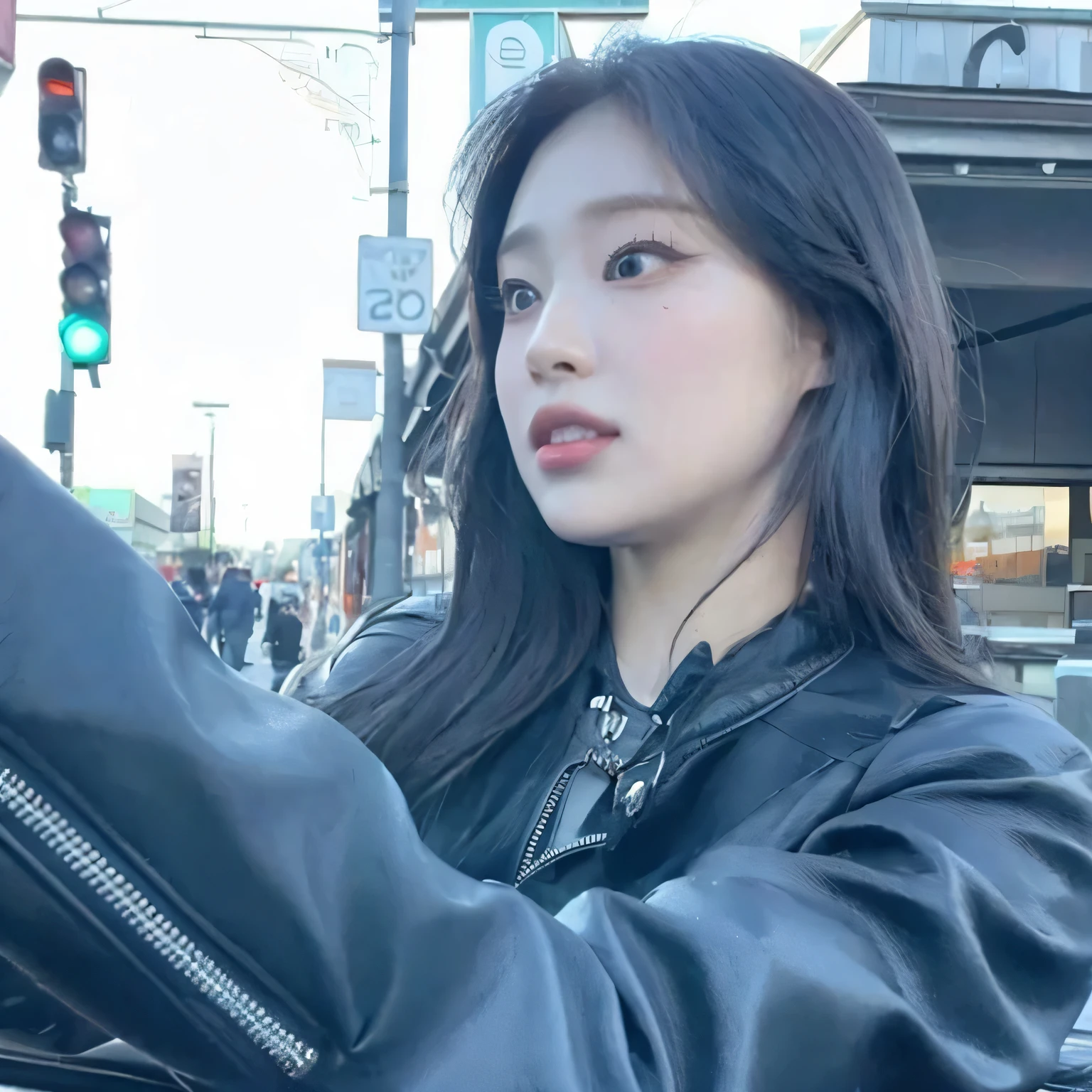Araffe woman in black jacket holding a cell phone on a city street, Jennie rosa negra, tzuyu de dos veces, 🚿🗝📝, jossi de blackpink, Gongbi, jinyoung shin, jaeyeon nam, imagen filtrada, heonhwa choe, lee ji-eun, lee ji - eun, Gemma Chen, foto de perfil en la cabeza Chuu de Loona Chuu yas Jiwoo de Loona