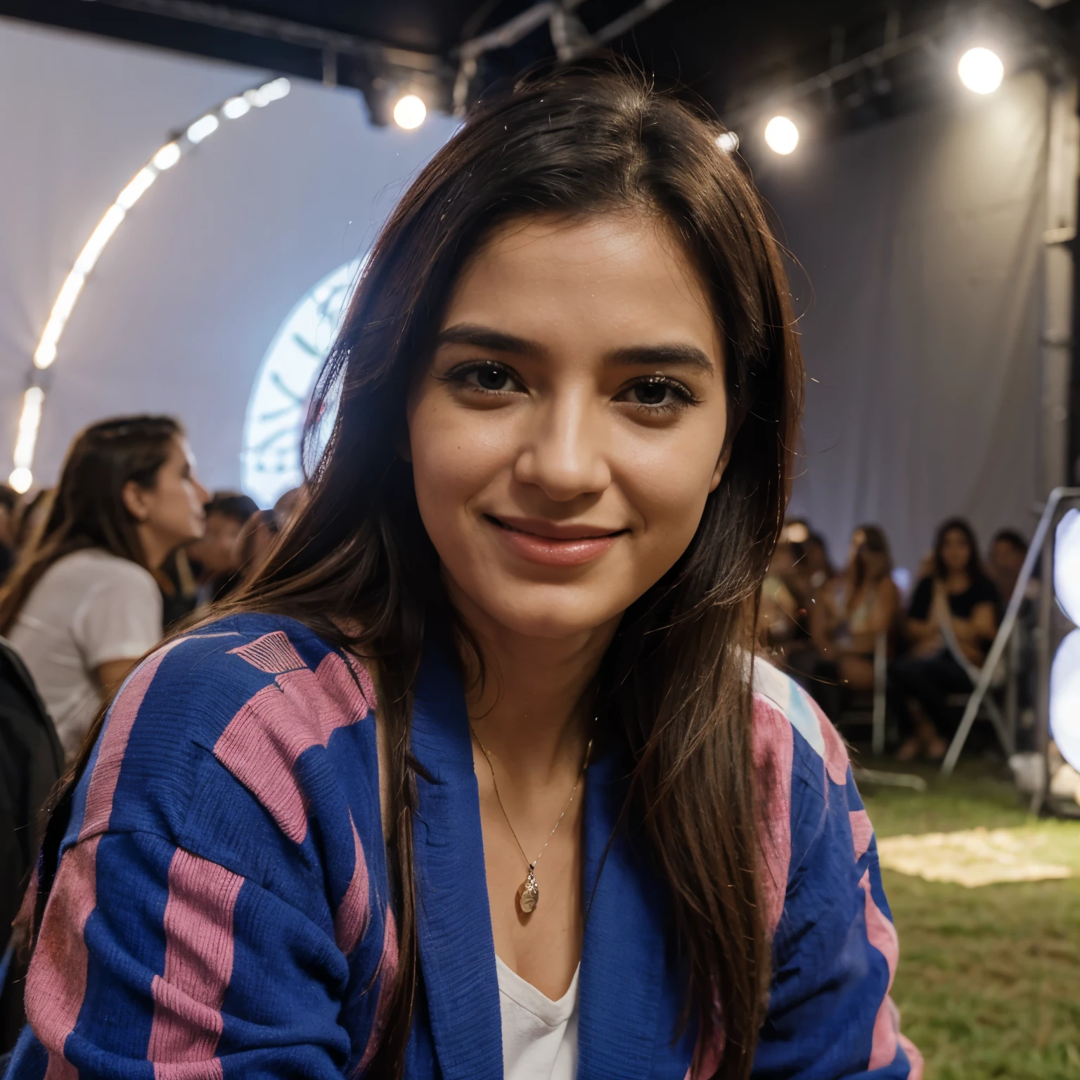 Crie para mim um autor anunciando um festival do abacaxi