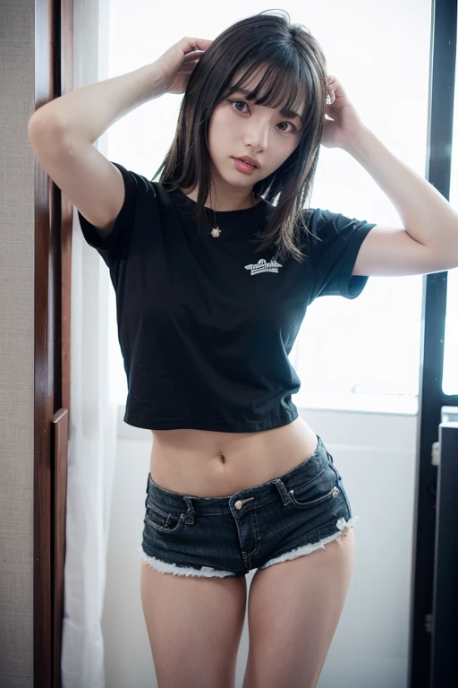 20-year-old women、Black shorts,